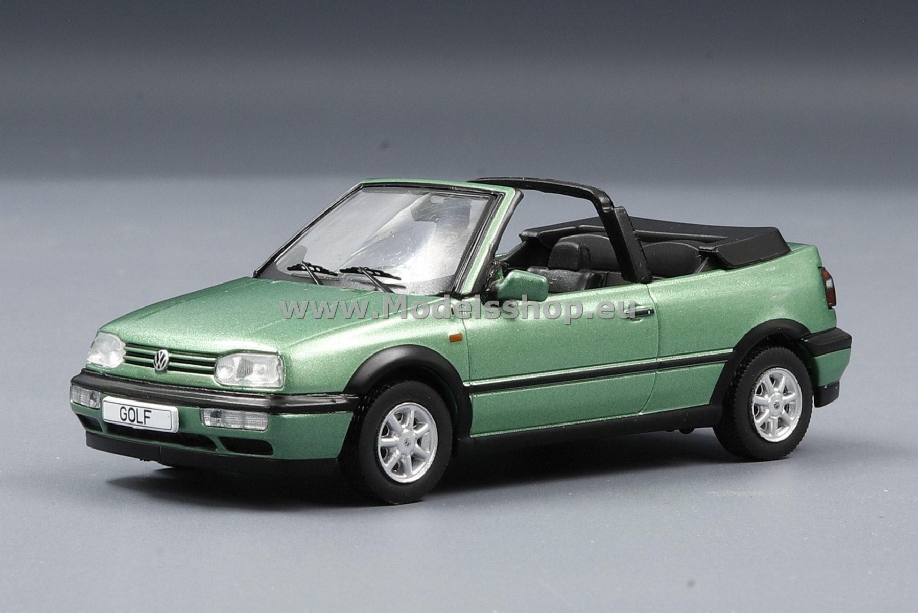 IXO CLC427N Volkswagen Golf III Convertible, 1993 /green-metallic/