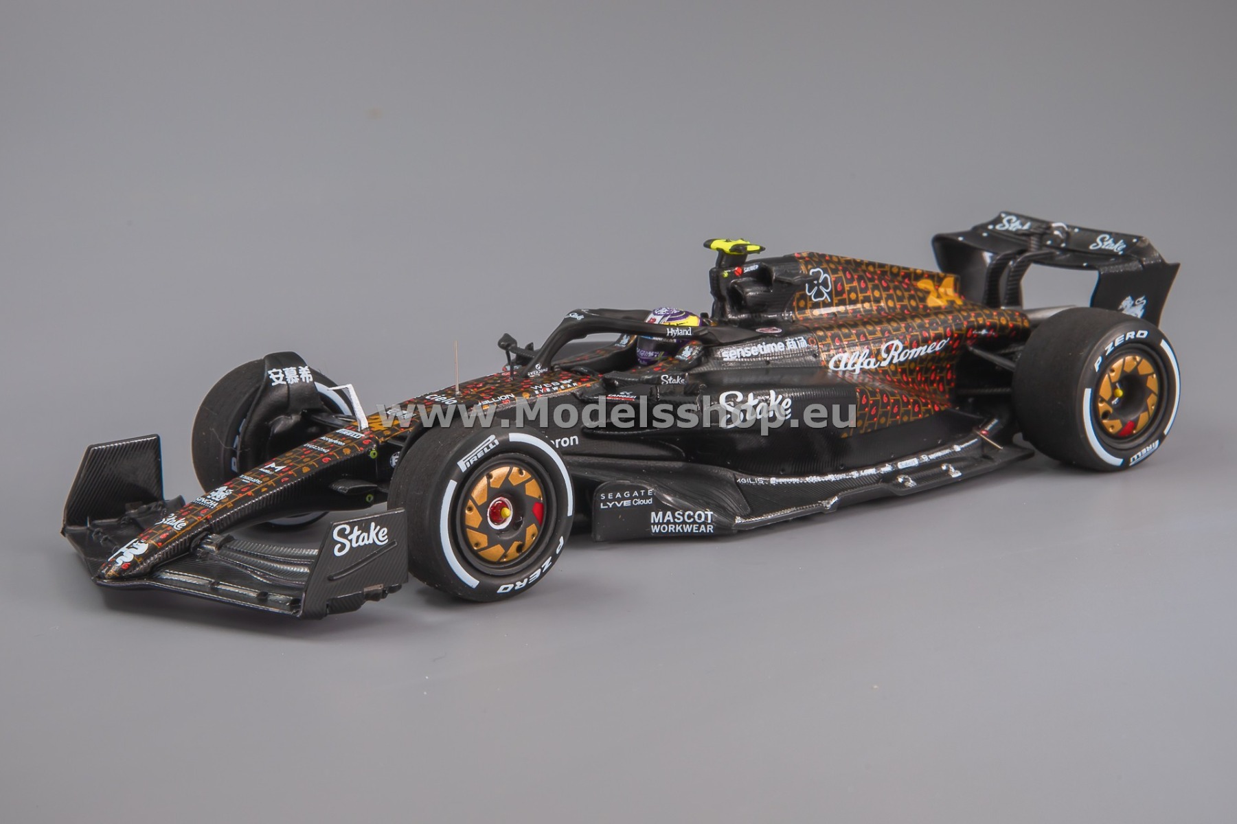 Spark S8939 Alfa Romeo F1 Team Stake C43, No.24, Alfa Romeo F1 Team ORLEN, Formula 1, Las Vegas GP 2023, Zhou Guanyu Spark S8939 Alfa Romeo F1 Team Stake C43, No.24, Alfa Romeo F1 Team ORLEN, Formula 1, Las Vegas GP 2023, Zhou Guanyu