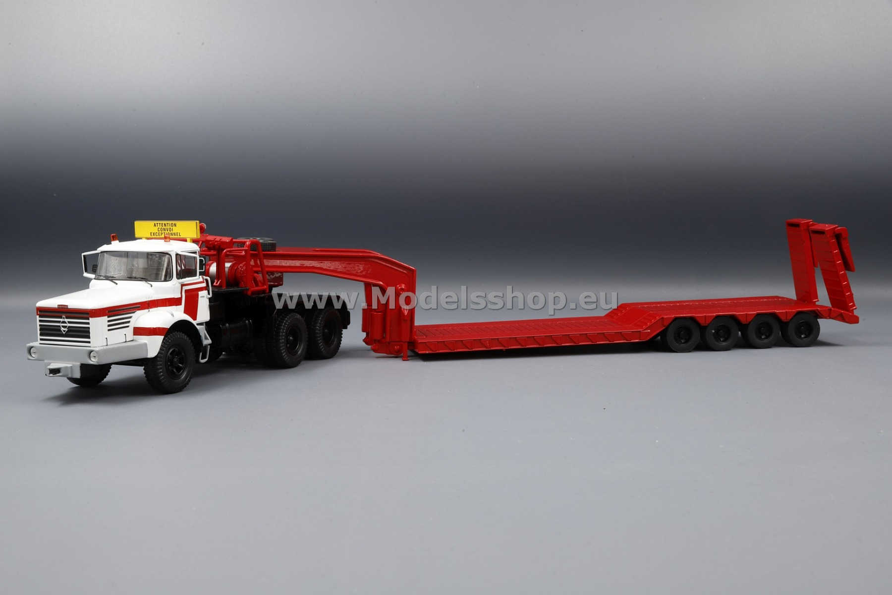 Berliet TB 015 M3 6x4 tractor truck, 1960 with low loader trailer